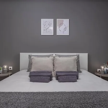 Apartament Superb In Center. Salonic